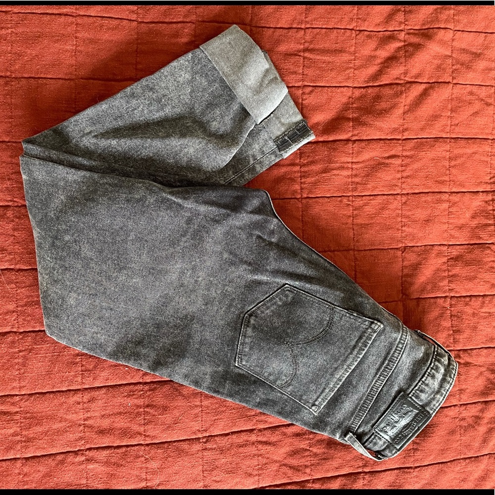 Levi’s 721 High rise Skinny- size 27